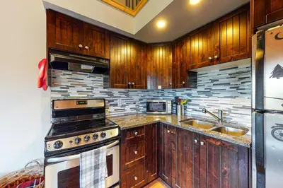 Gallery image of Lac Le Jeune #4 in Logan Lake