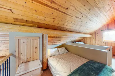 Gallery image of Lac Le Jeune #3 in Logan Lake