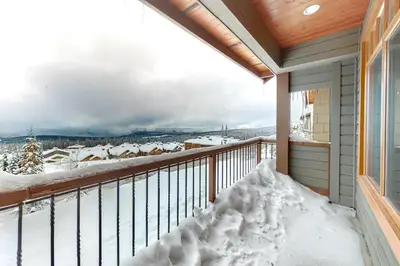 Gallery image of Blacksmith Lodge 4 in Big White
