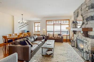 Gallery image of Blacksmith Lodge 4 in Big White