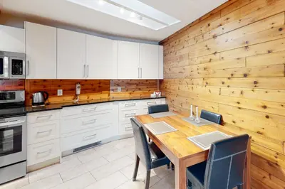 Gallery image of Ponderosa Inn 408 in Big White