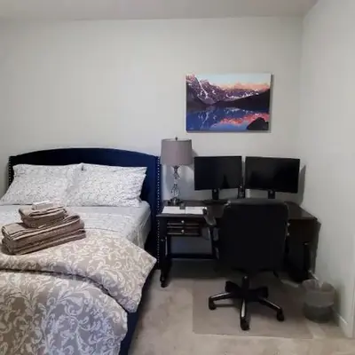 Delightful 1-bedroom Private Suite in a New Home
